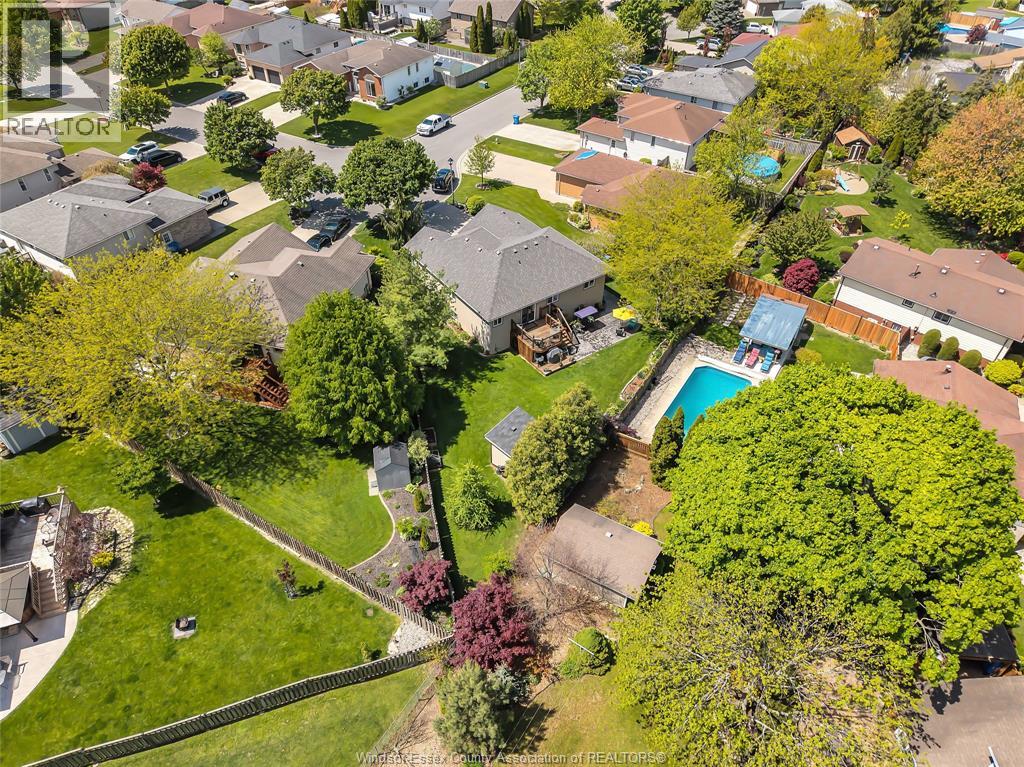 398 THORN RIDGE CRESCENT - 46