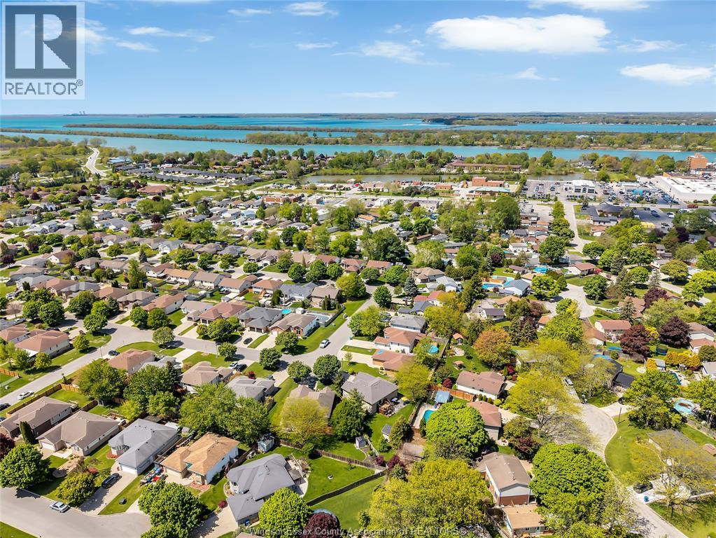 398 THORN RIDGE CRESCENT - 47