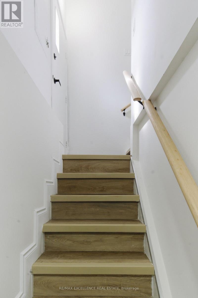 1814 WHITEHALL DRIVE - 27