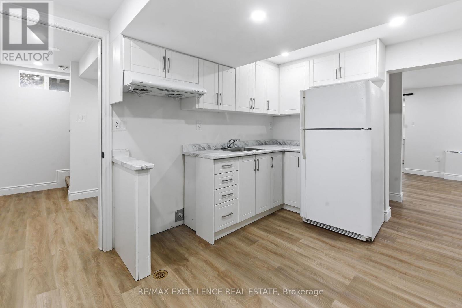 1814 WHITEHALL DRIVE - 29