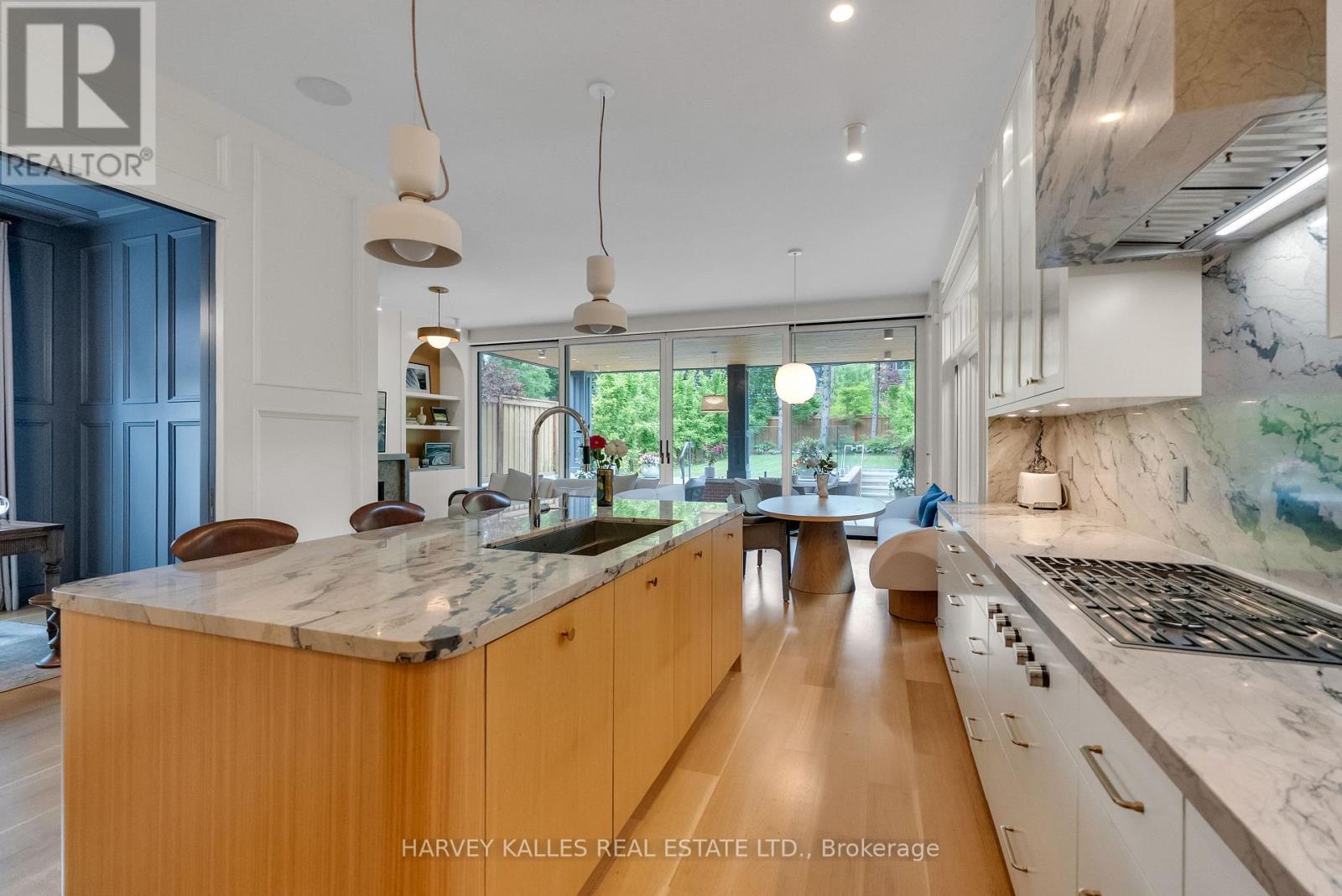 82 SHERWOOD AVENUE - 12