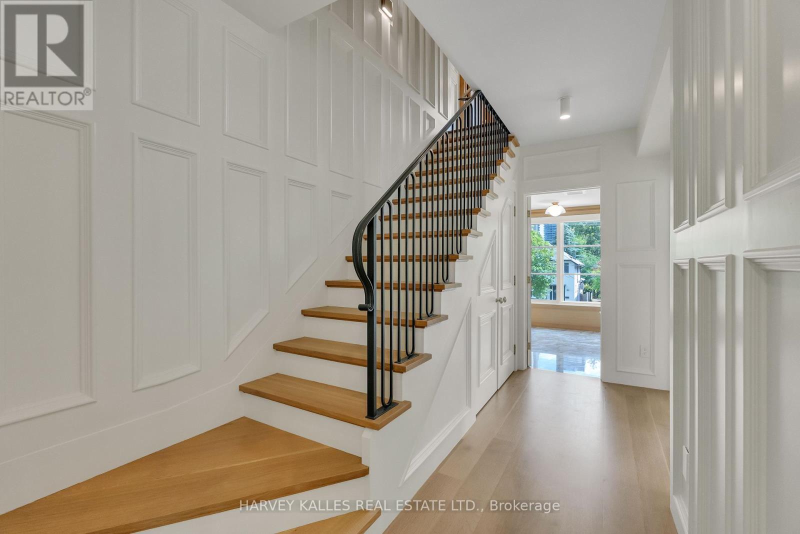 82 SHERWOOD AVENUE - 38