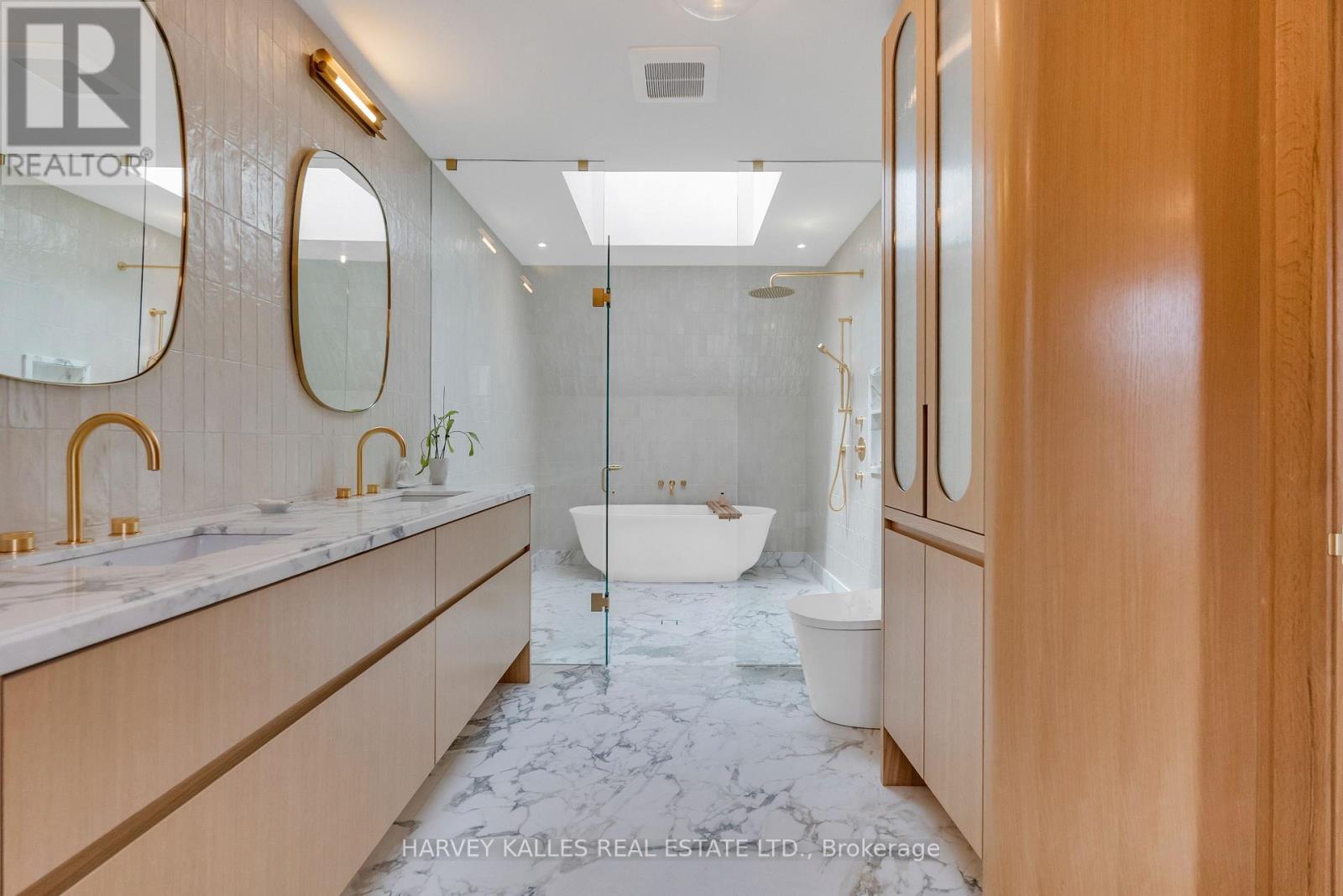 82 SHERWOOD AVENUE - 39