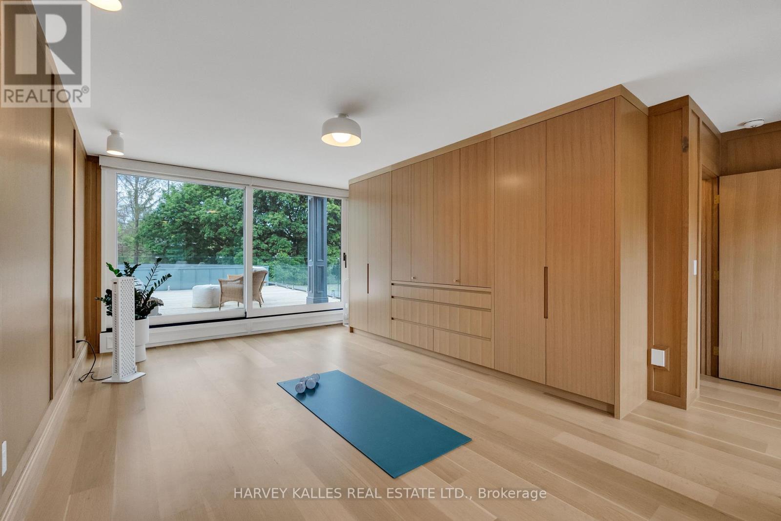 82 SHERWOOD AVENUE - 41