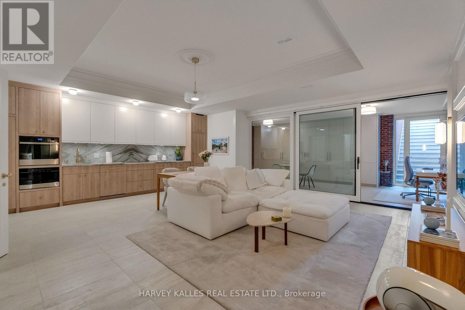 82 SHERWOOD AVENUE - 46