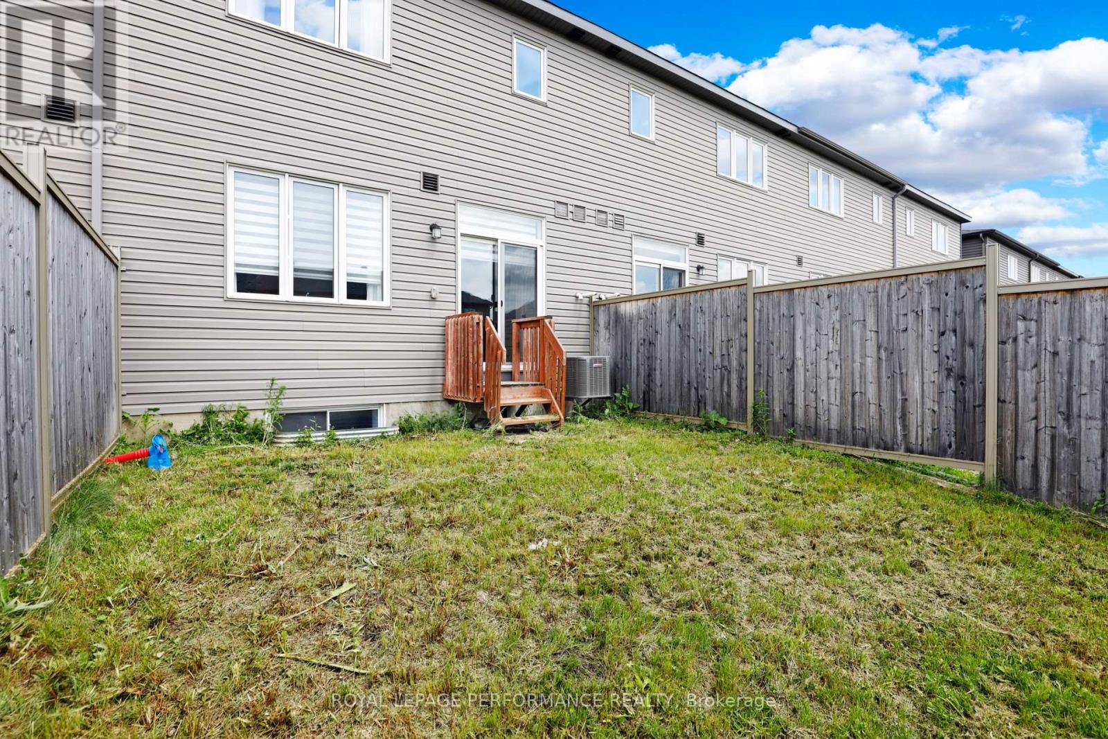 44 GARDENPOST TERRACE - 34