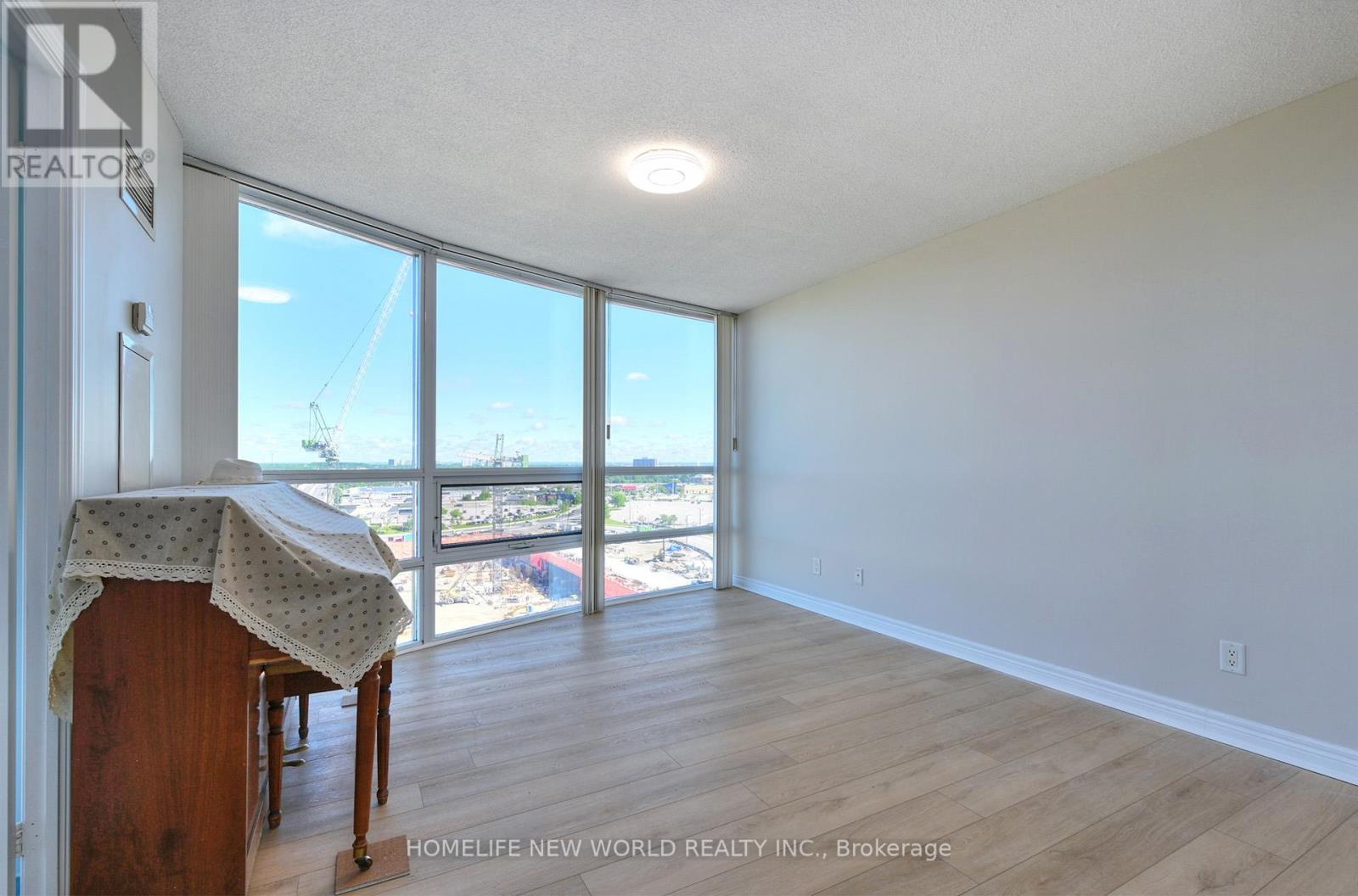 #1105 83 BOROUGH DRIVE - 17