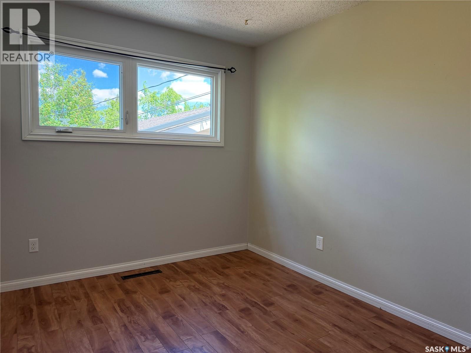 110 Hatton AVENUE E — photo 16