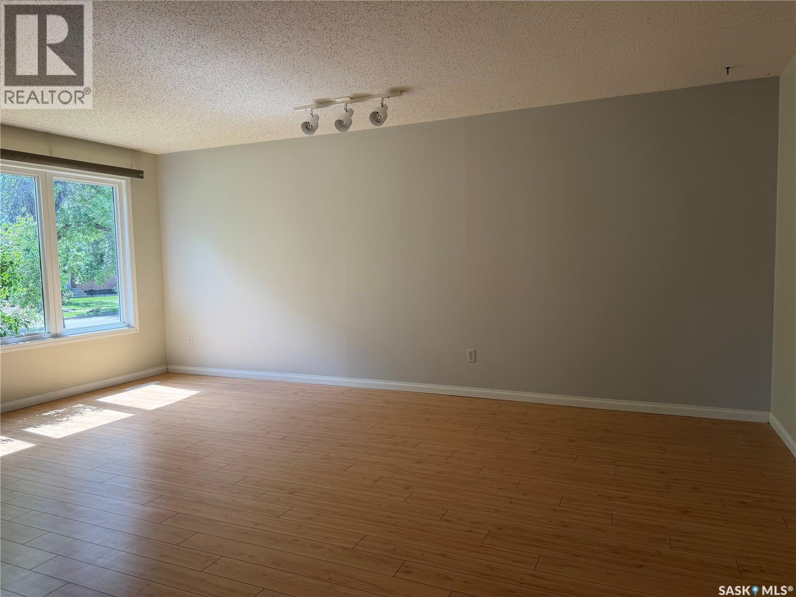 110 Hatton AVENUE E — photo 11