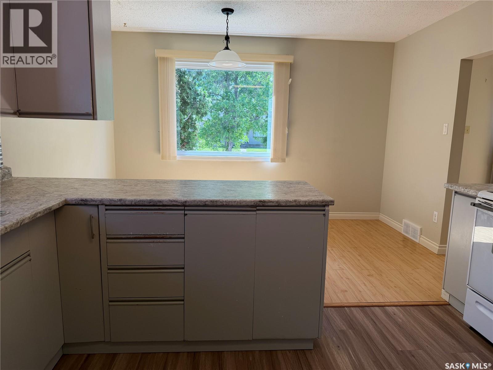 110 Hatton AVENUE E — photo 6