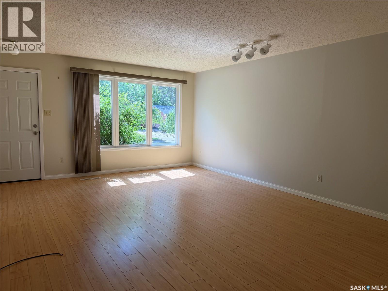 110 Hatton AVENUE E — photo 10