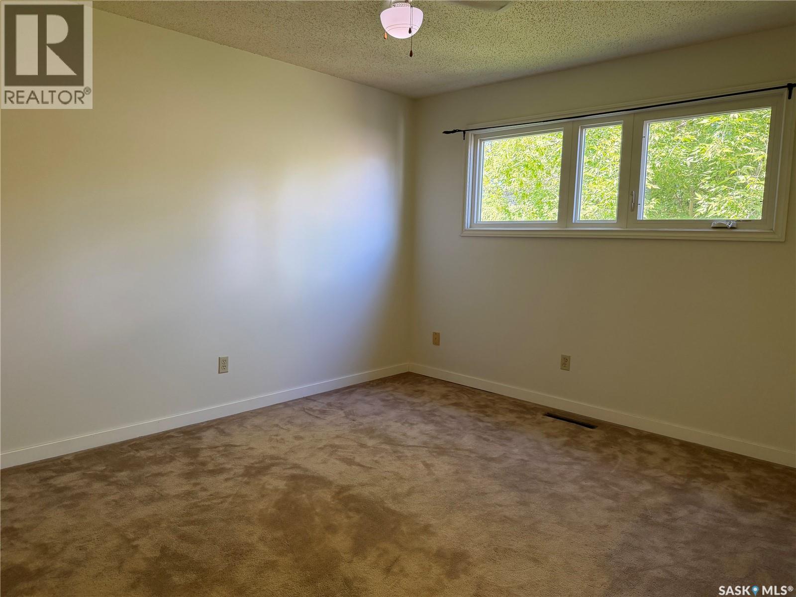 110 Hatton AVENUE E — photo 12