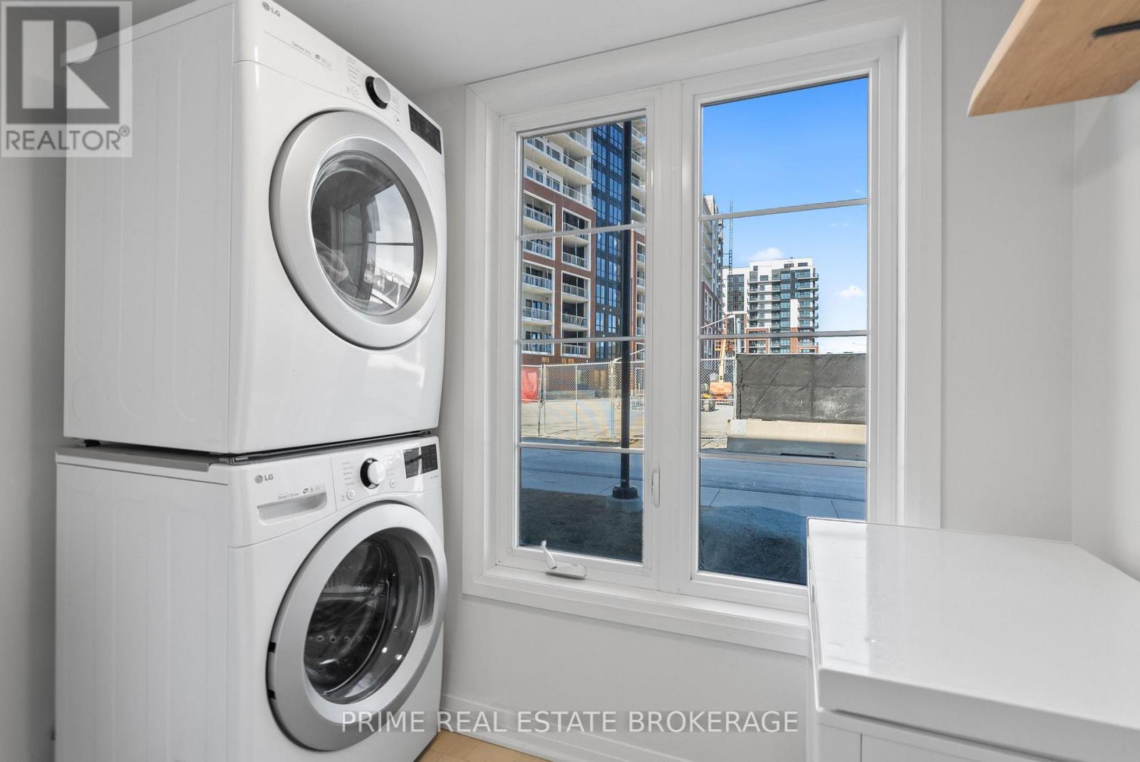 2 KING WILLIAM WAY - 10