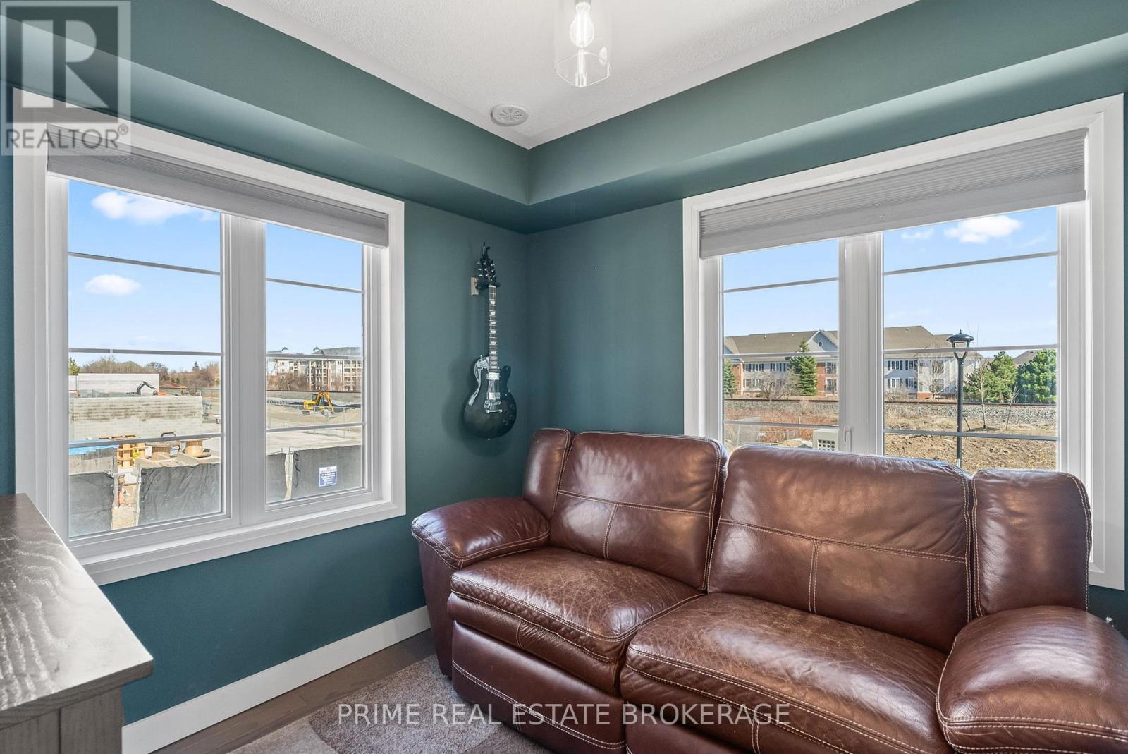 2 KING WILLIAM WAY - 16