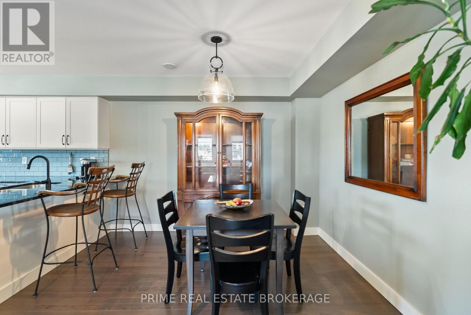 2 KING WILLIAM WAY - 20