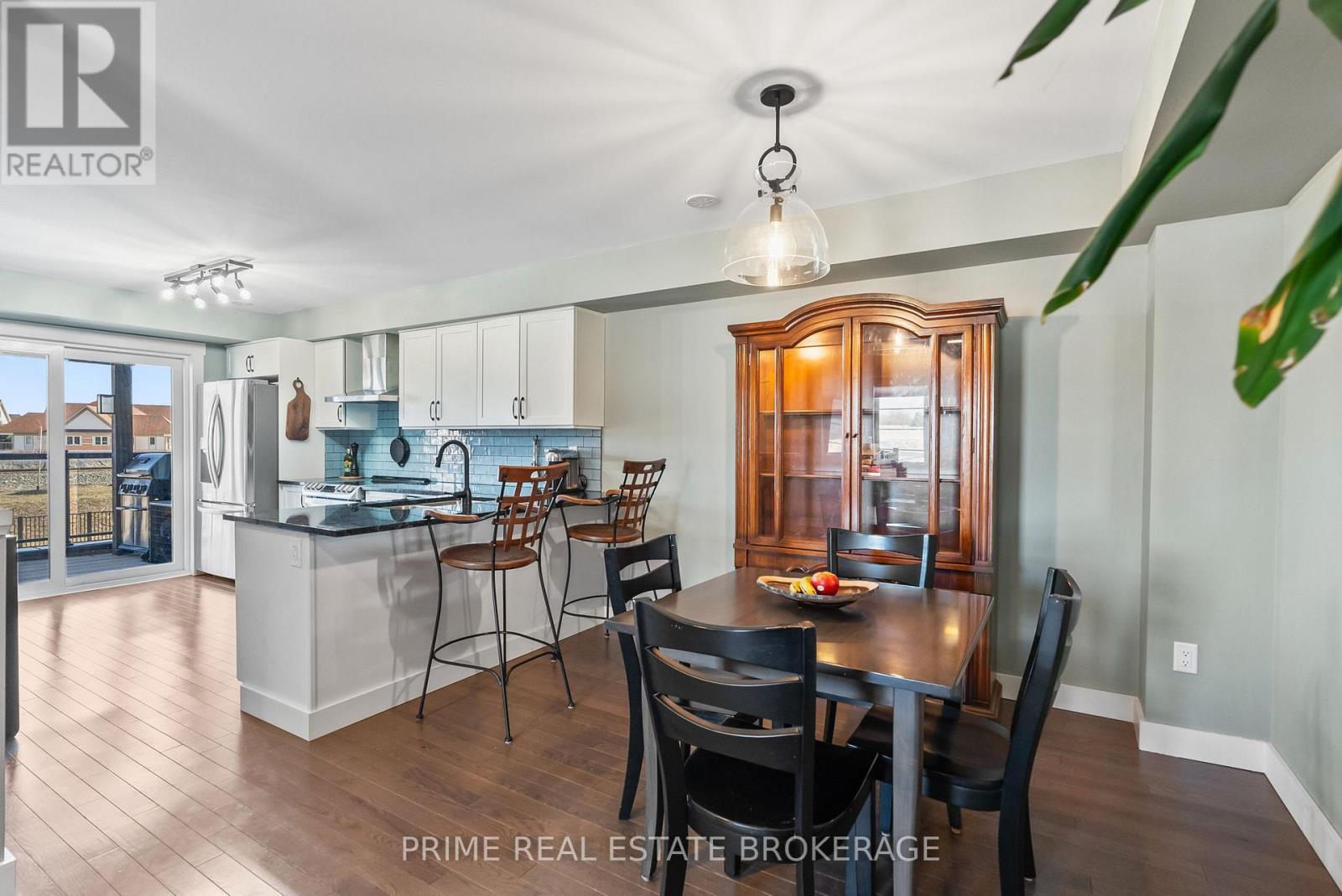 2 KING WILLIAM WAY - 21