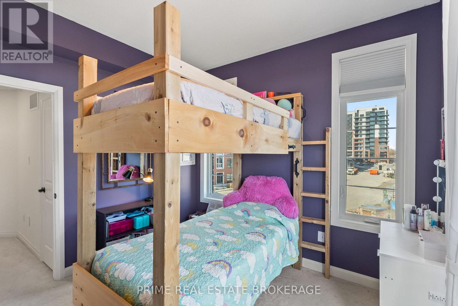 2 KING WILLIAM WAY - 35