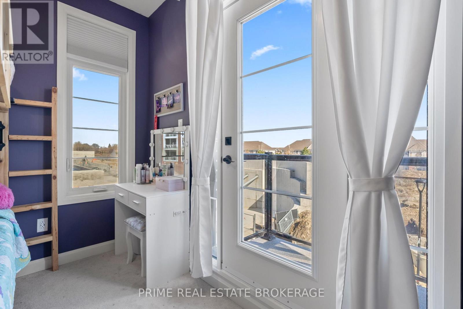 2 KING WILLIAM WAY - 36