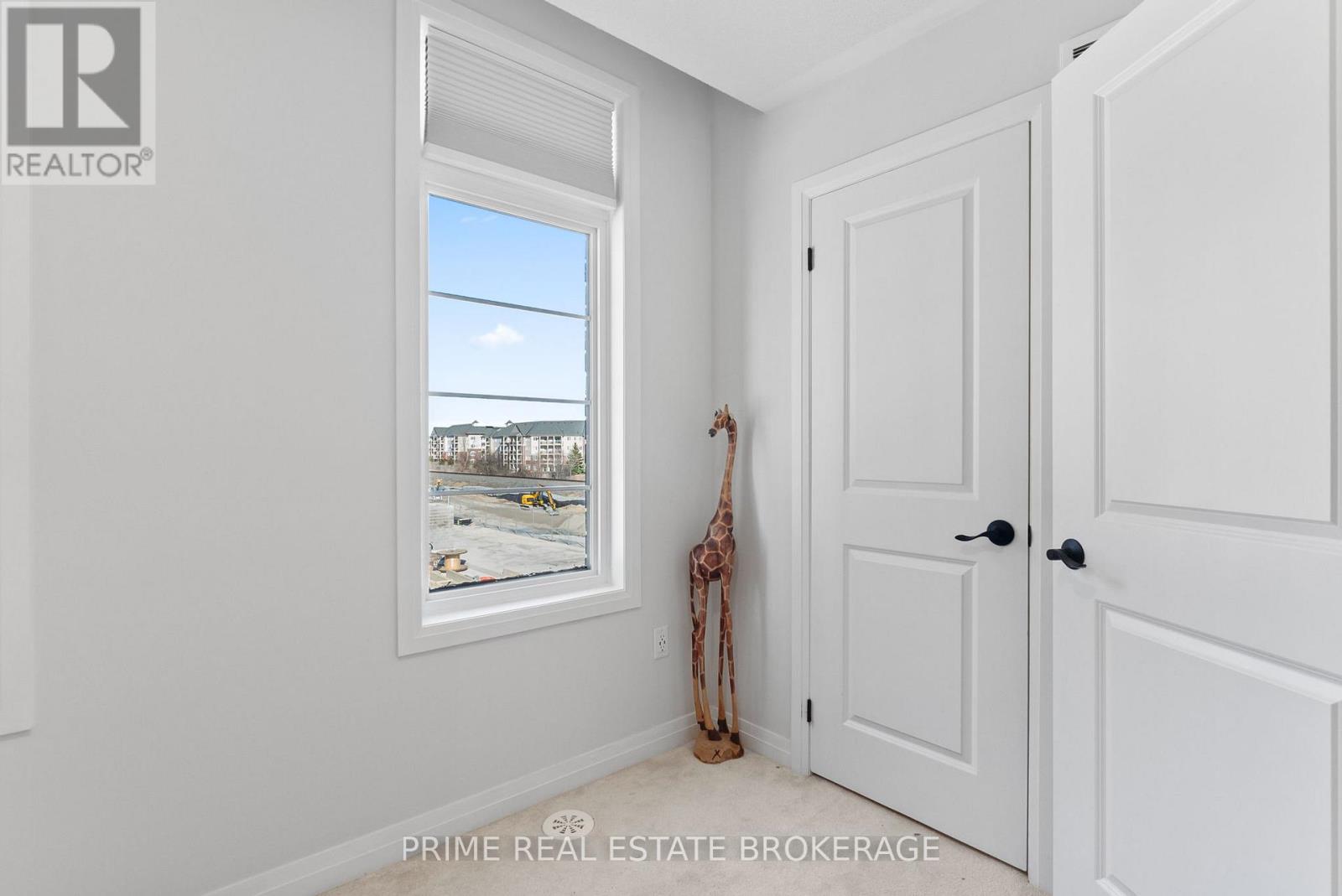 2 KING WILLIAM WAY - 42