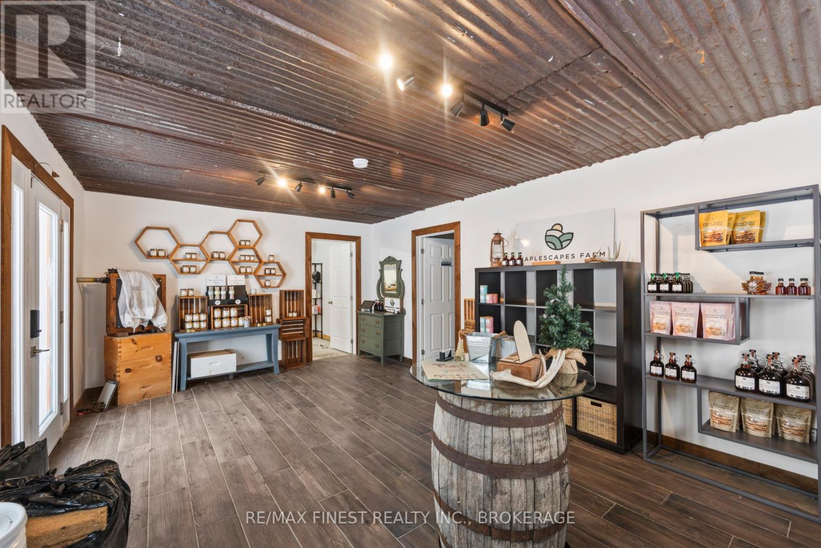 923 MAPLE ROAD - Image 40
