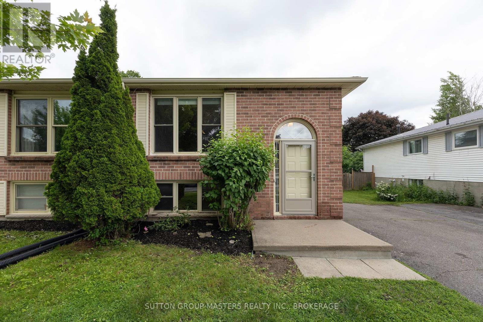 280 OWENS CRESCENT - 2