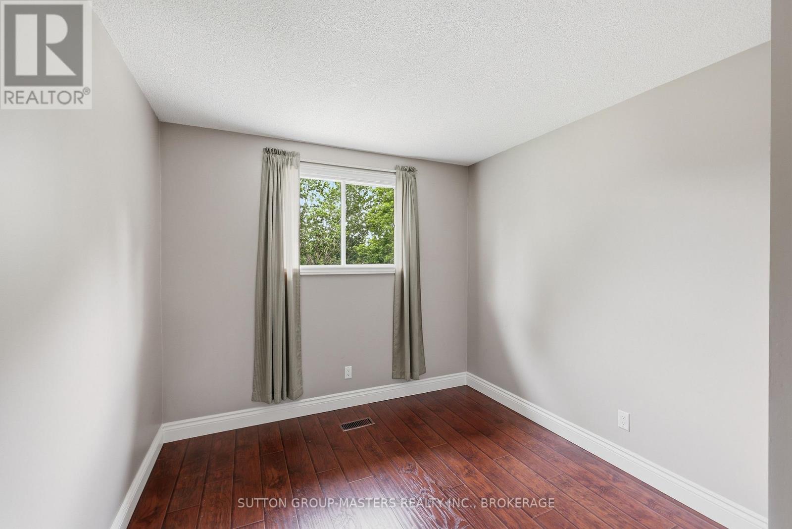 280 OWENS CRESCENT - 23