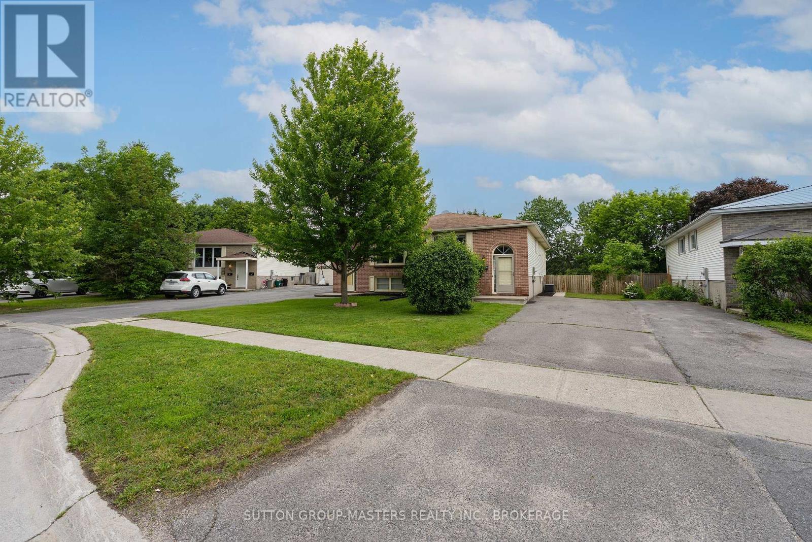 280 OWENS CRESCENT - 3