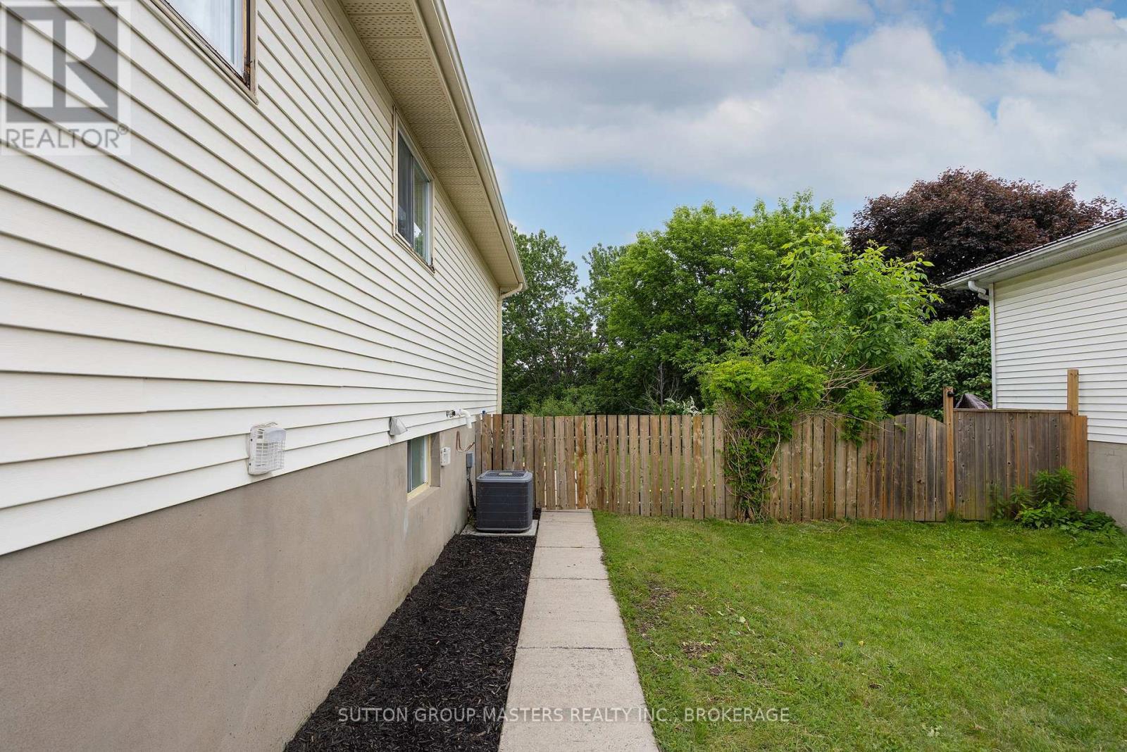 280 OWENS CRESCENT - 37