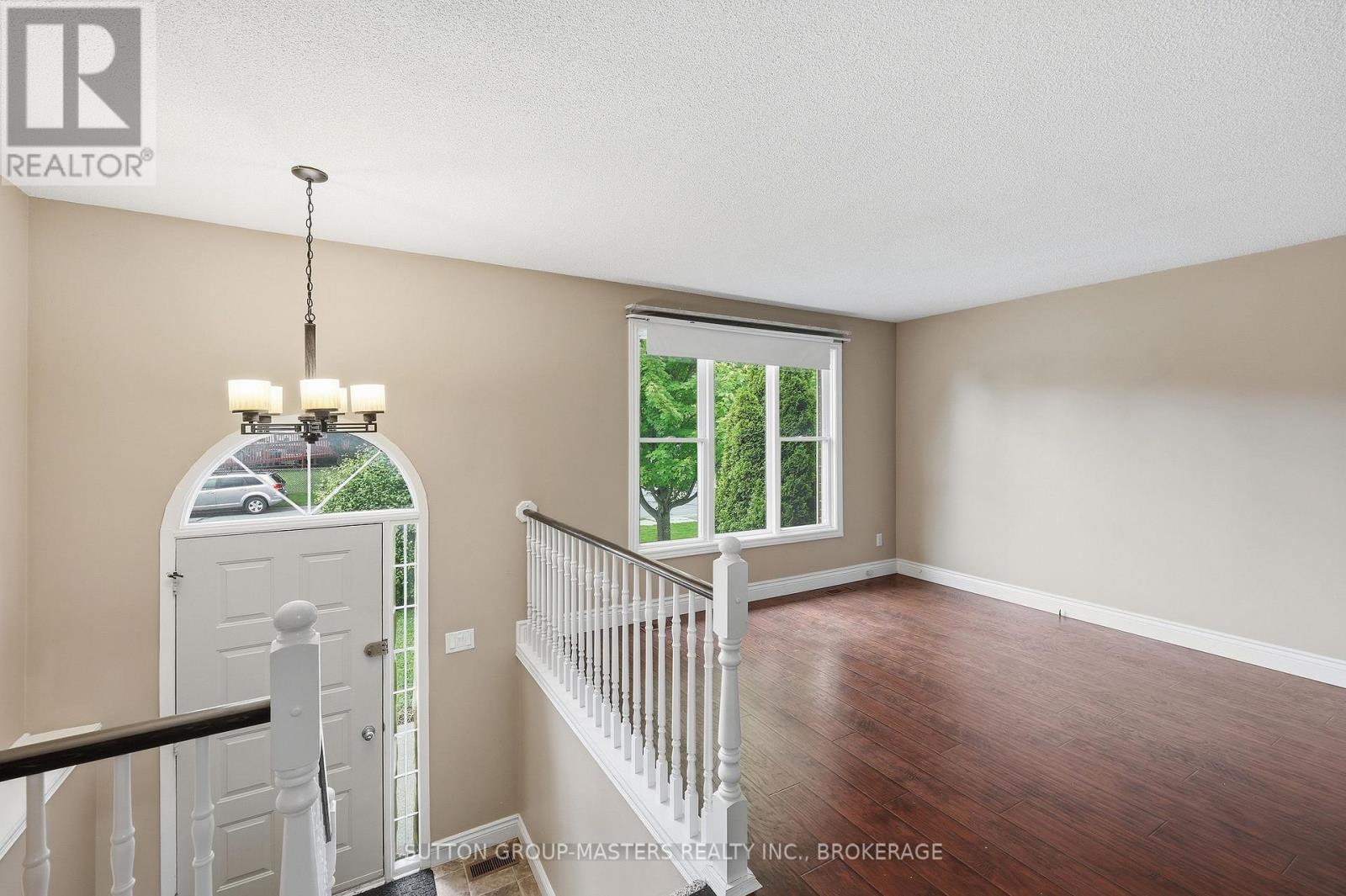 280 OWENS CRESCENT - 6