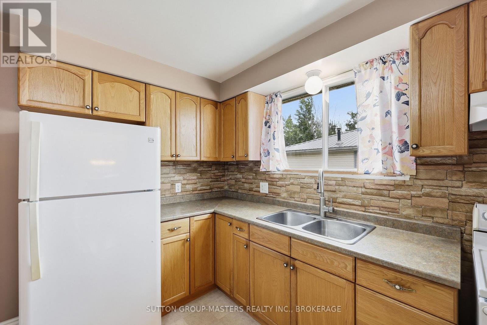 280 OWENS CRESCENT - 9