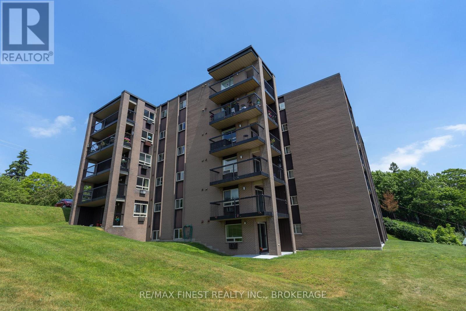 #101 610 WILLIAM STREET S - 16