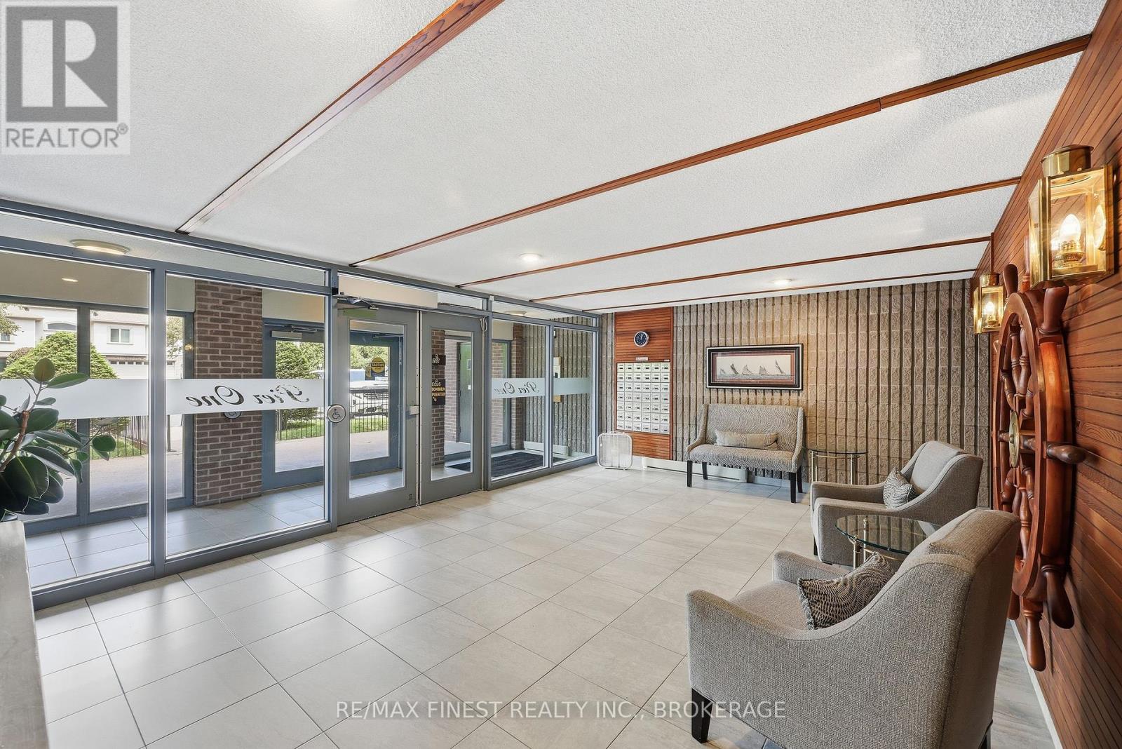 #101 610 WILLIAM STREET S - 21