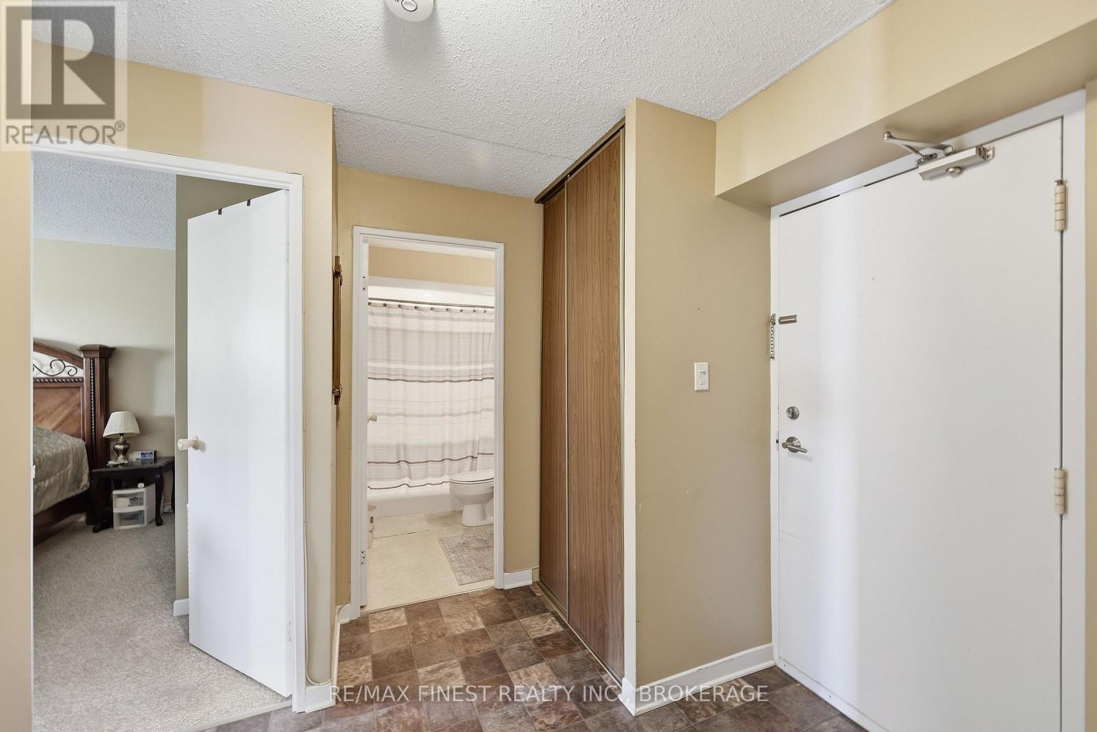 #101 610 WILLIAM STREET S - 25