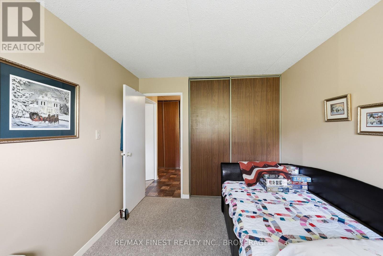 #101 610 WILLIAM STREET S - 37