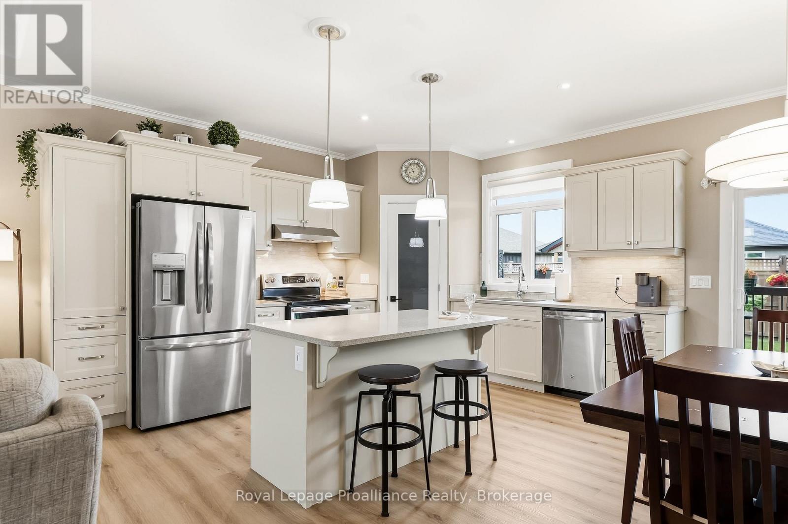 44 AMBROSIA TERRACE - 12