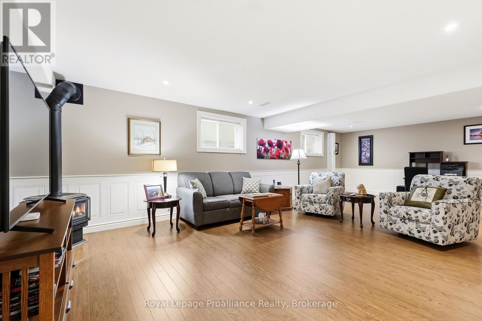 44 AMBROSIA TERRACE - 28