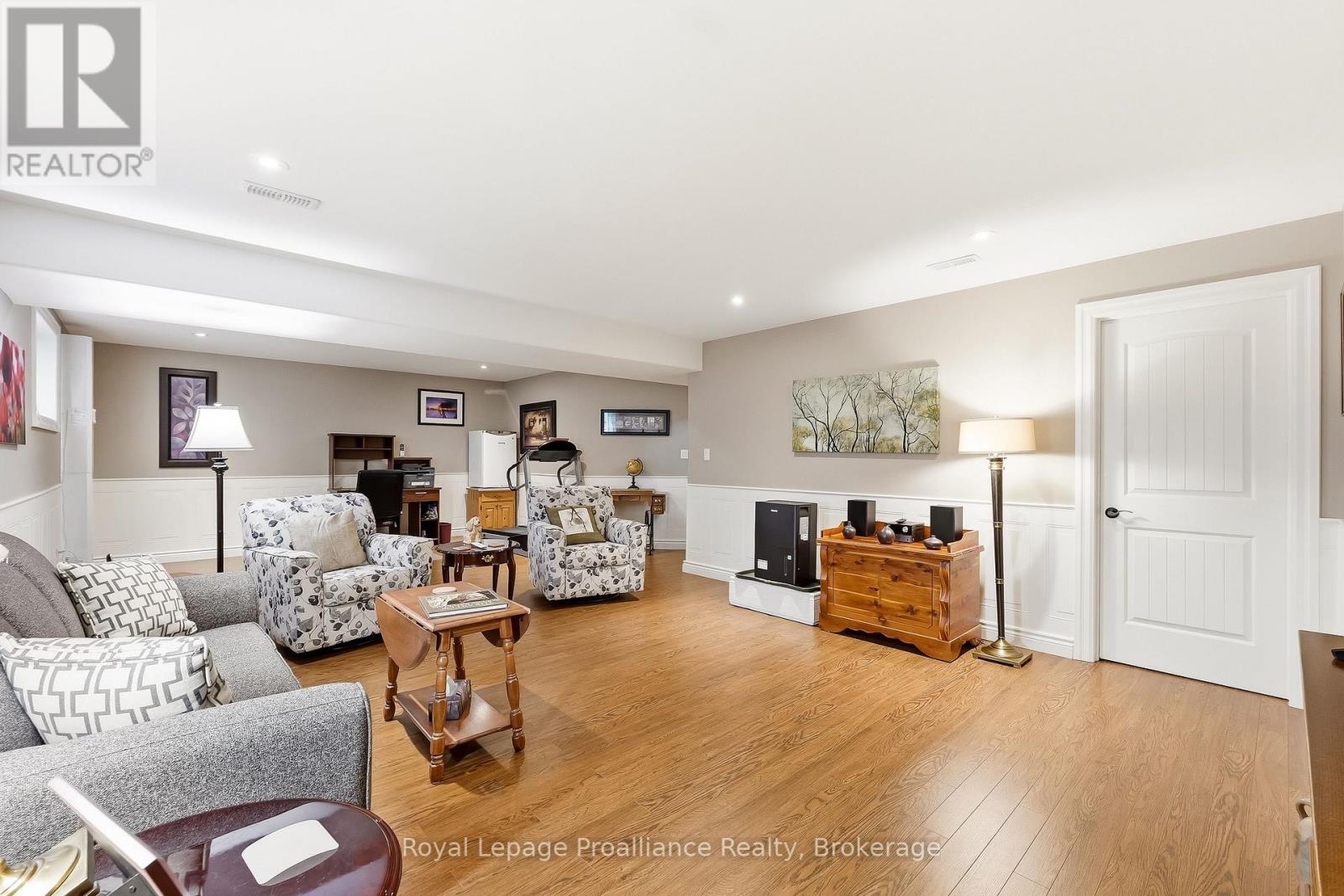 44 AMBROSIA TERRACE - 29