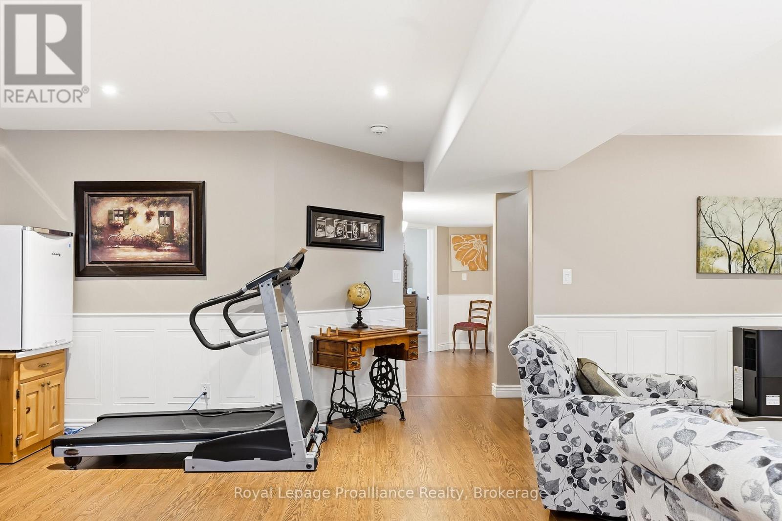 44 AMBROSIA TERRACE - 31