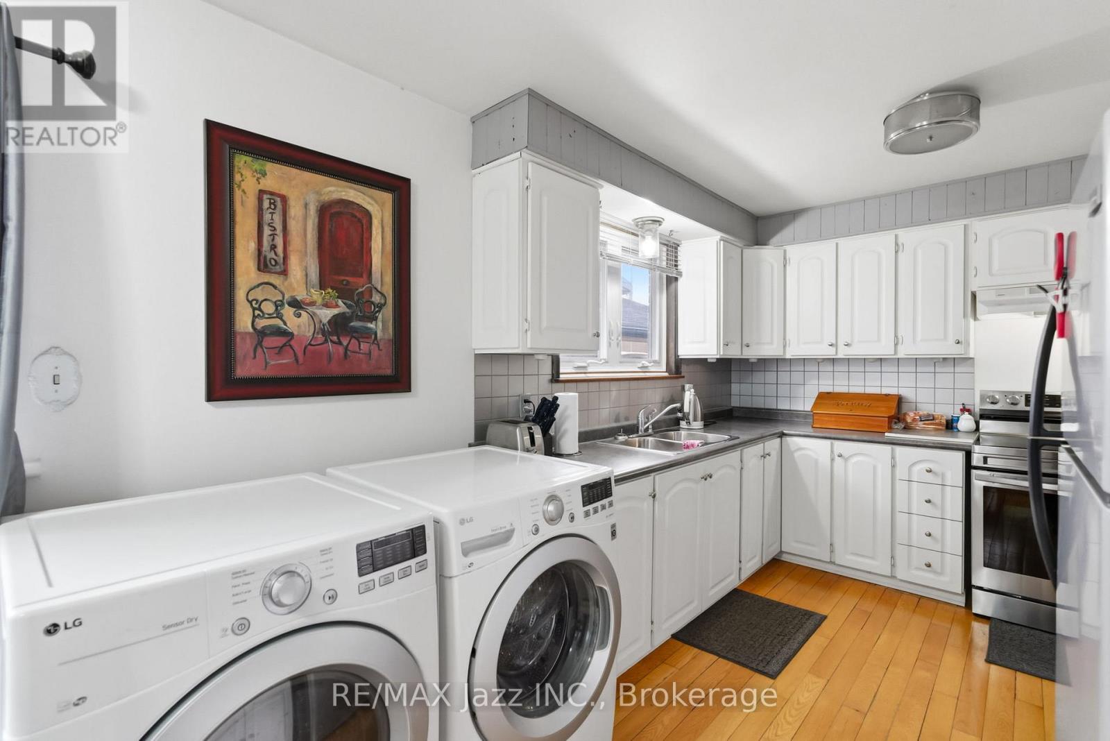 621 WILLOW CRESCENT - 14