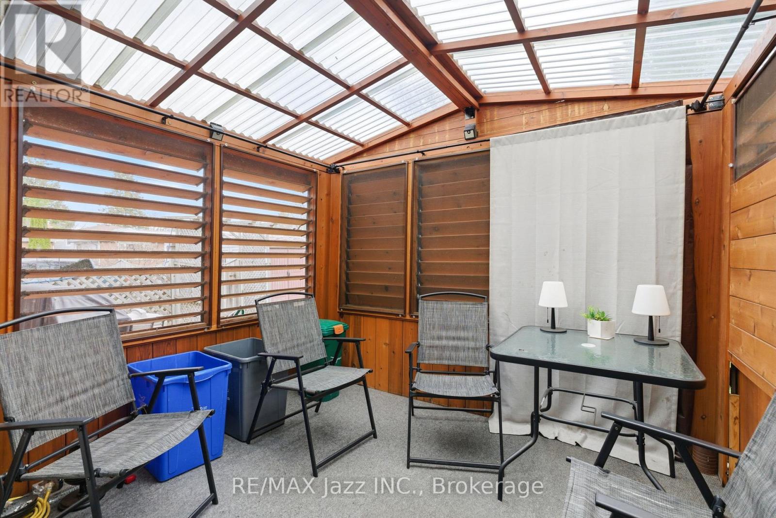 621 WILLOW CRESCENT - 20