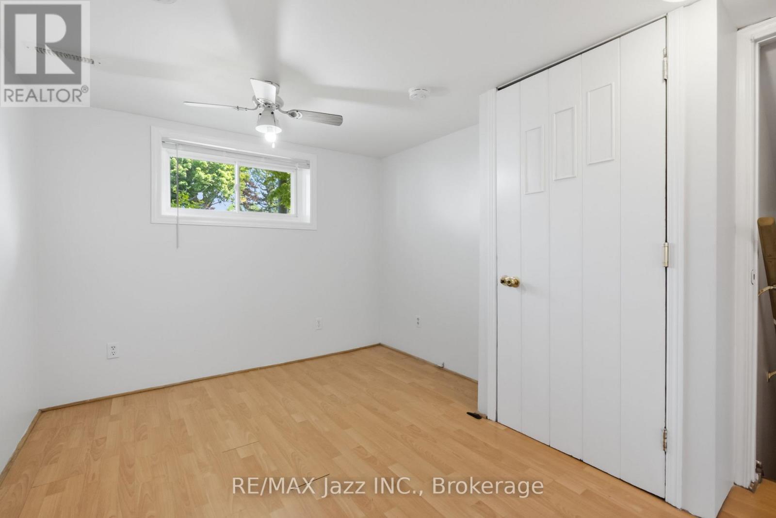 621 WILLOW CRESCENT - 39