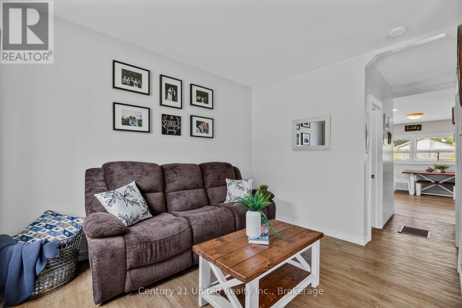 48 LEAHYS LANE - 7