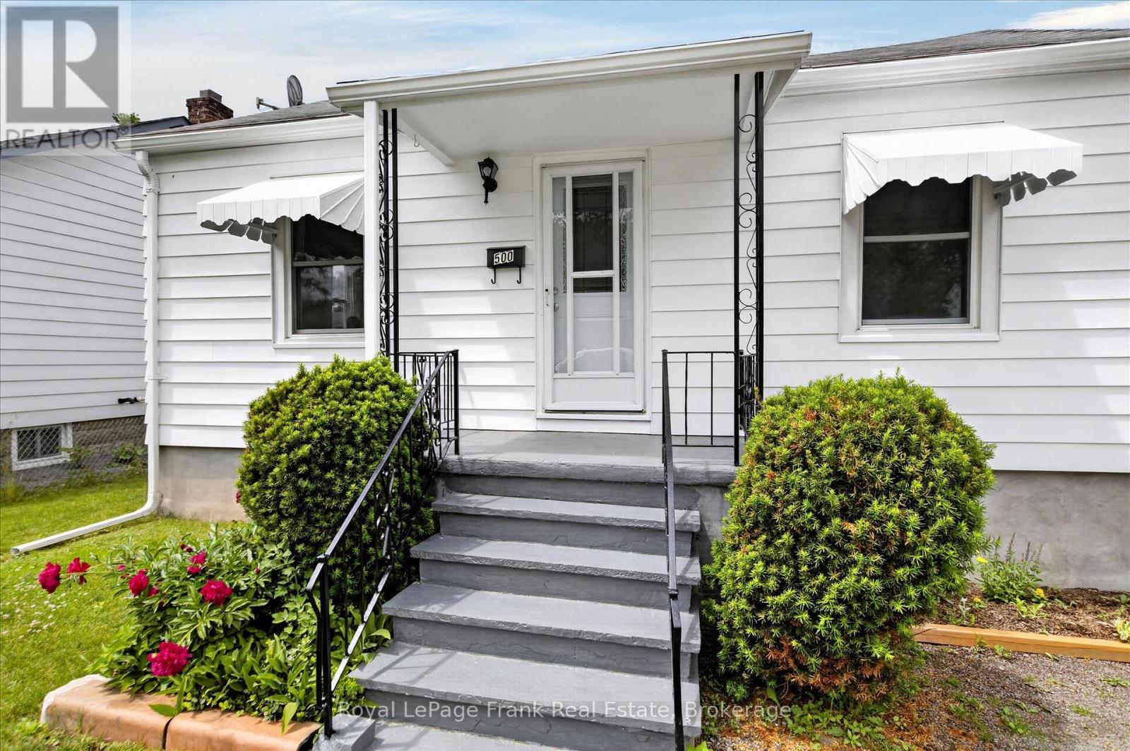 500 GLENGARRY AVENUE - 1