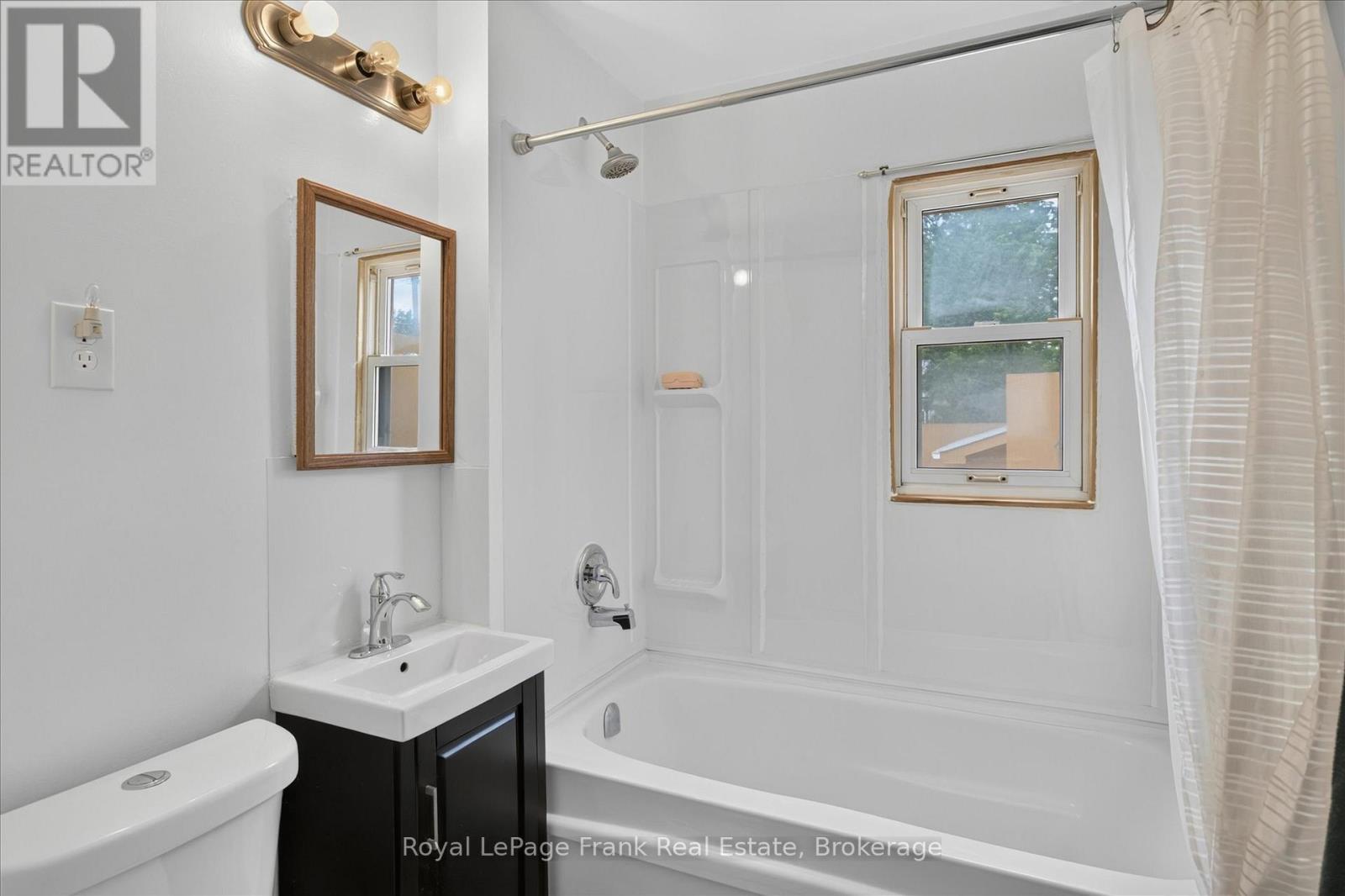 500 GLENGARRY AVENUE - 11