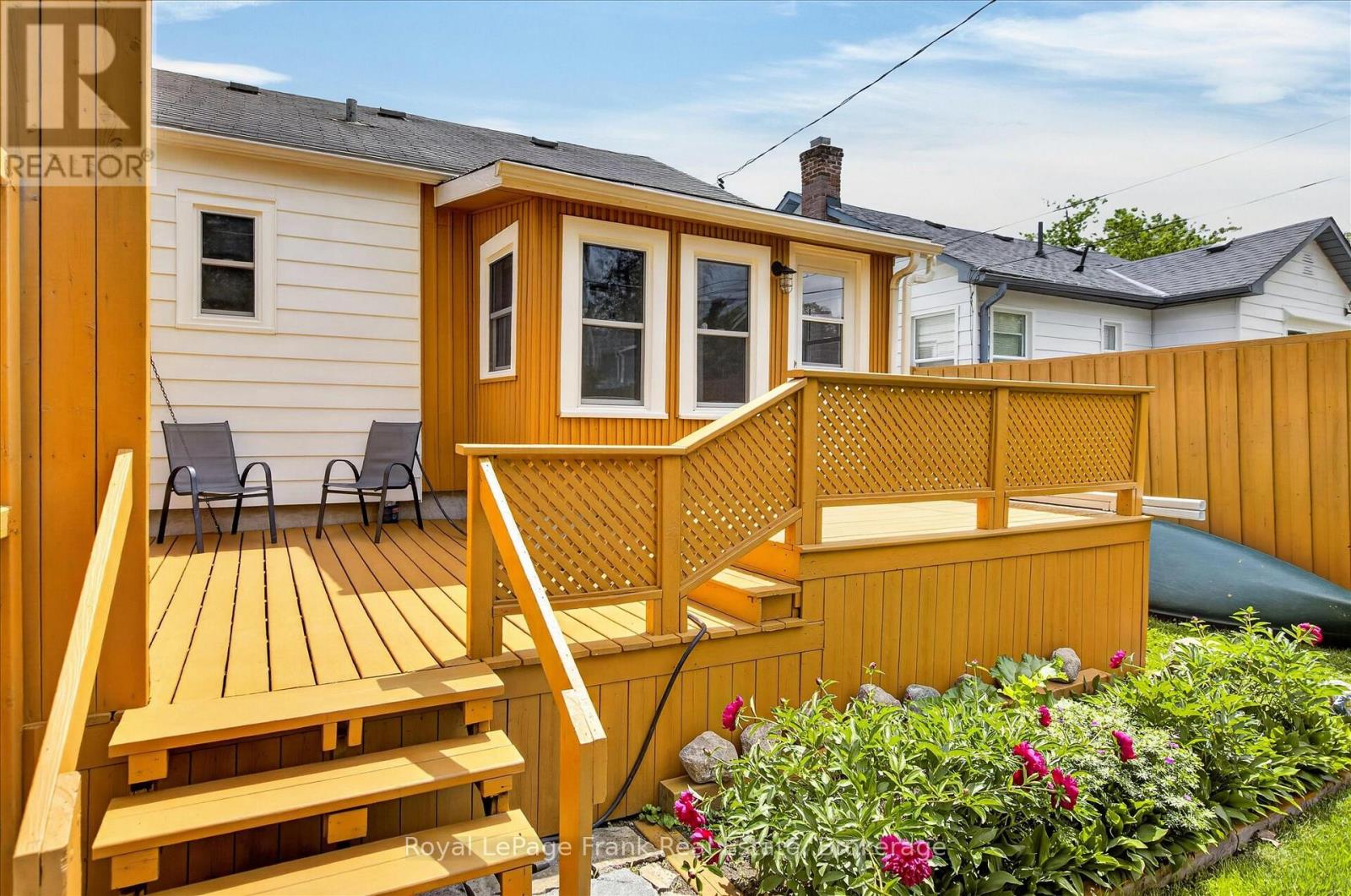 500 GLENGARRY AVENUE - 18