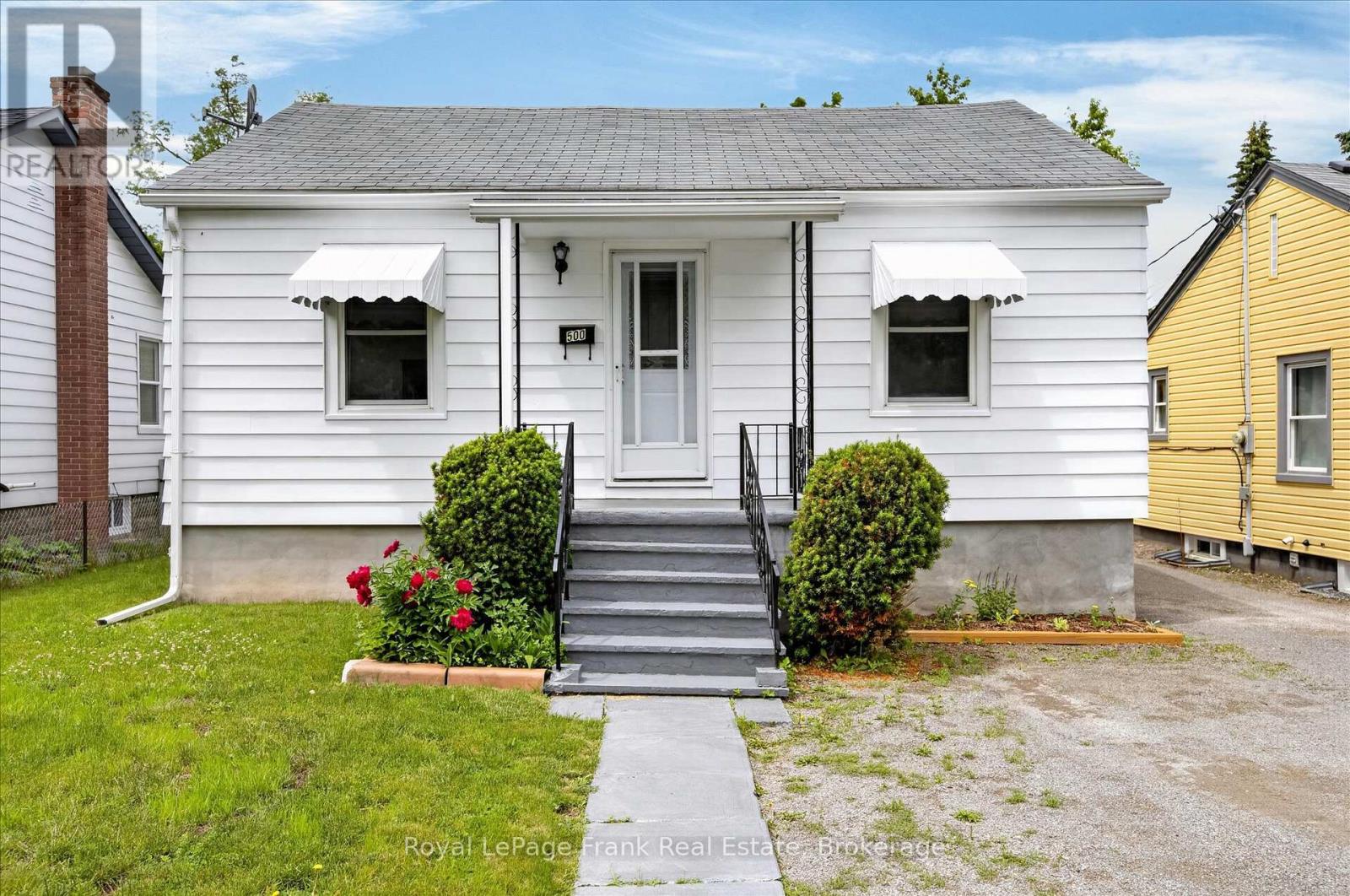 500 GLENGARRY AVENUE - 2