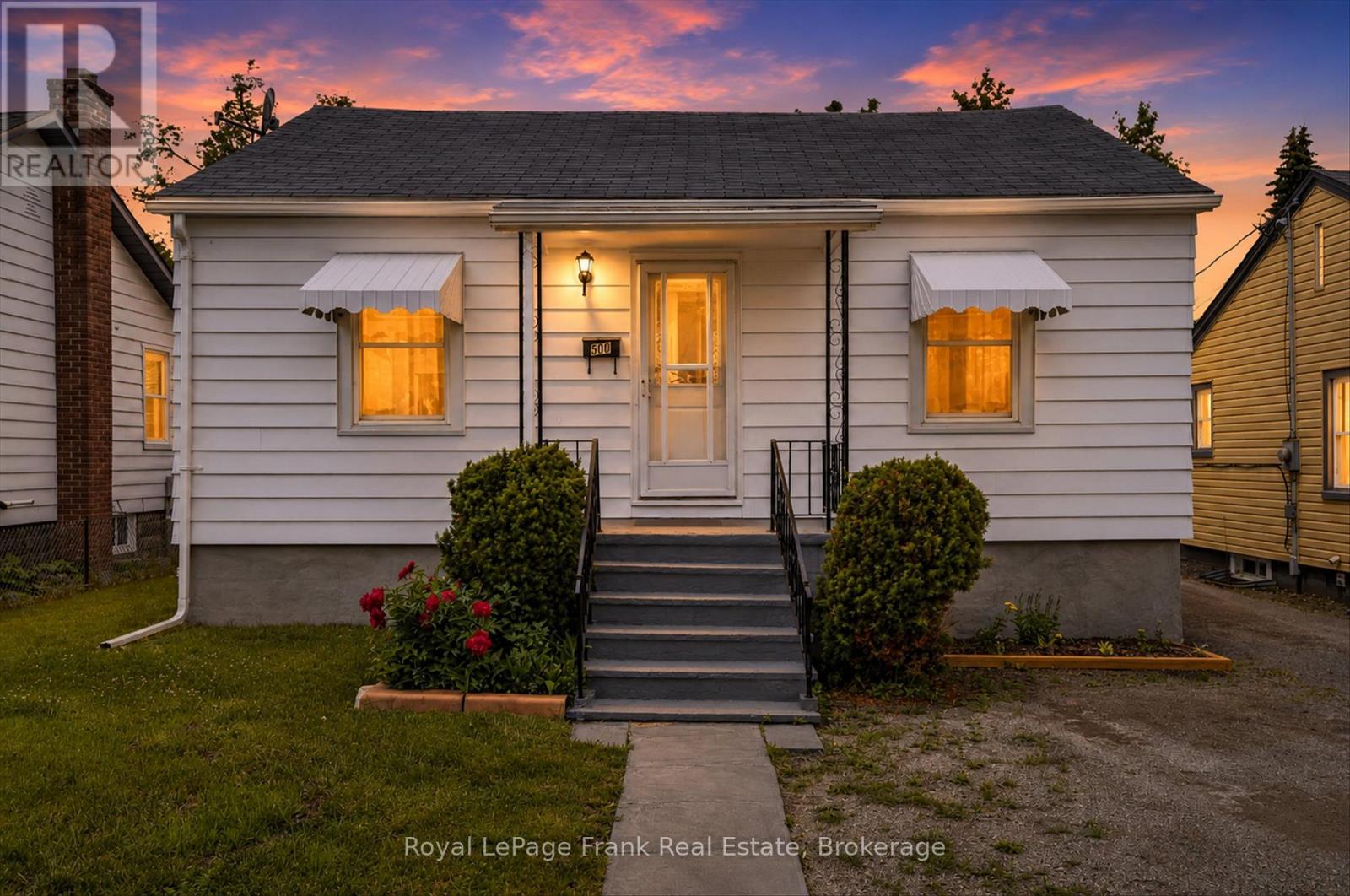 500 GLENGARRY AVENUE - 21