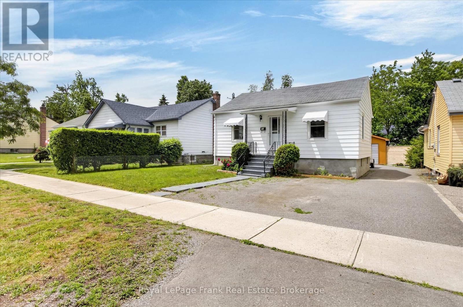500 GLENGARRY AVENUE - 3
