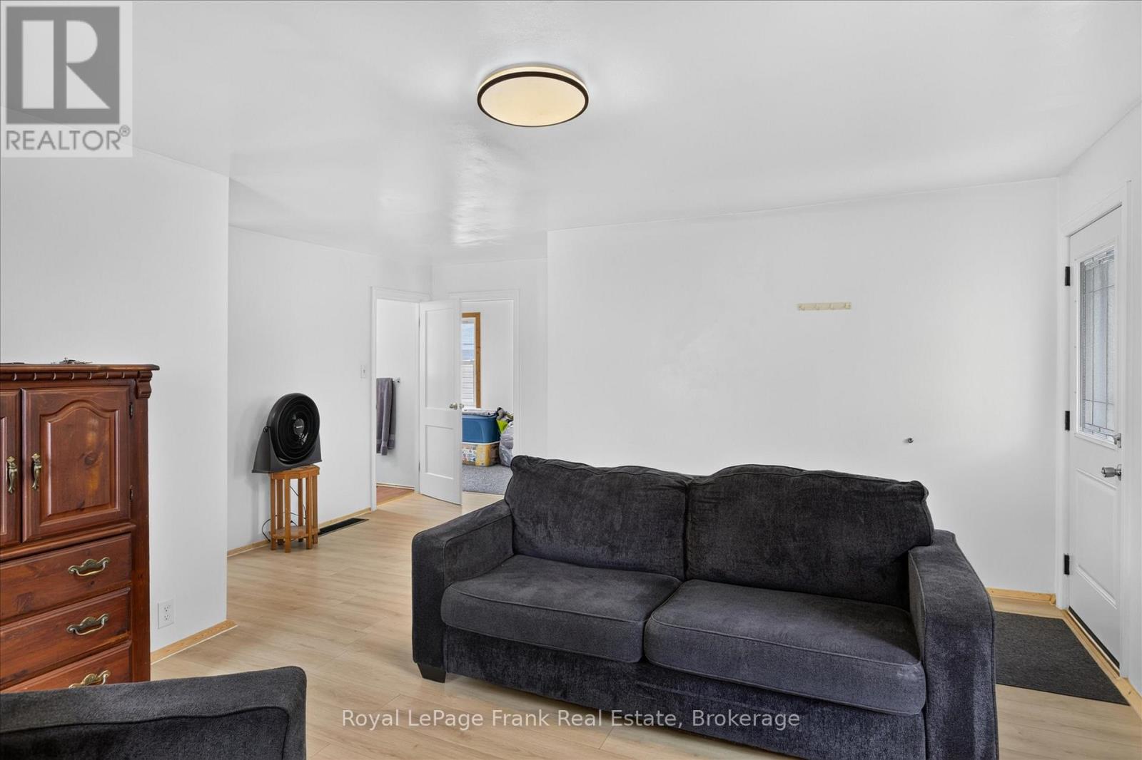 500 GLENGARRY AVENUE - 5