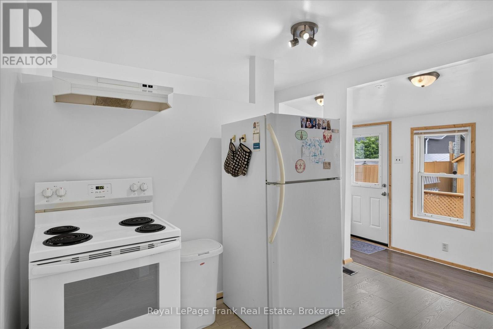 500 GLENGARRY AVENUE - 6